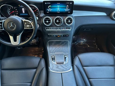 Used 2021 Mercedes-Benz GLC 300 4MATIC w/ Premium Package image 12
