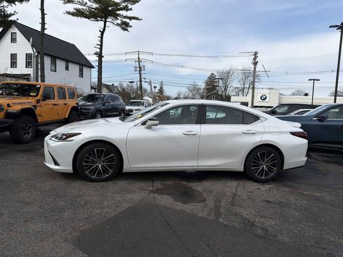 Used 2024 Lexus ES 350 w/ Premium Package image 3