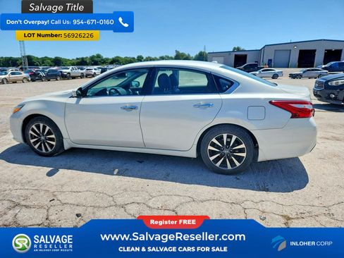 Used 2016 Nissan Altima 2.5 SL w/ 2.5 Technology Package FWD image 3