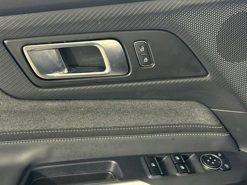 Used 2024 Ford Mustang Convertible RWD image 15