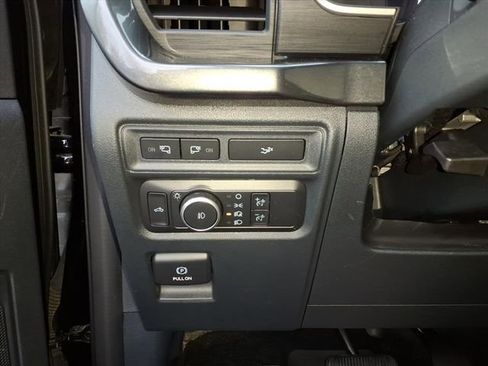 Certified 2022 Ford F150 XLT w/ Equipment Group 302A High image 22