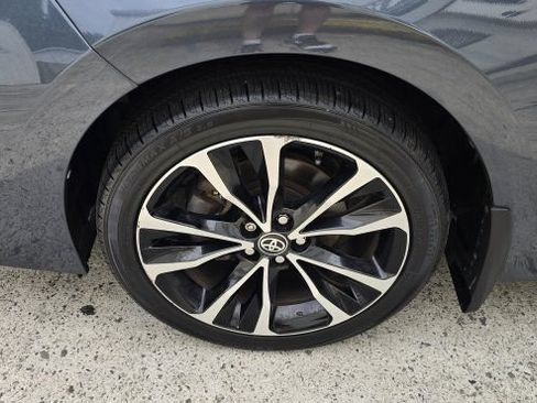 Used 2017 Toyota Corolla SE FWD image 9