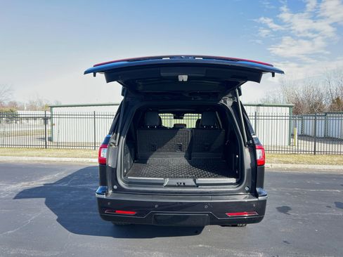 Used 2020 Lincoln Navigator L Reserve w/ Equipment Group 208A Reserve image 19