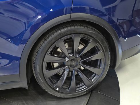 Used 2022 Tesla Model X image 36