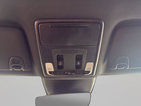Used 2025 Honda Pilot TrailSport image 27