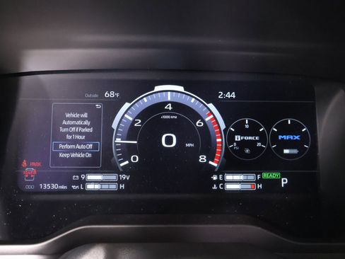 Used 2024 Toyota Sequoia Platinum AWD/4WD image 4