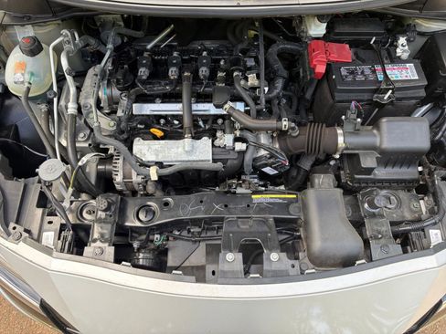 Used 2025 Nissan Versa SV image 28