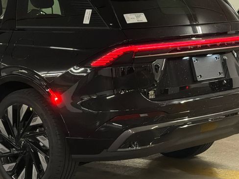 New 2026 Lincoln Nautilus Reserve w/ Jet Appearance Package AWD/4WD image 7