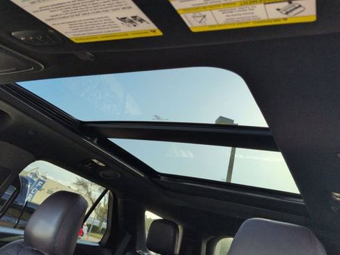 Certified 2025 Ford Explorer Platinum w/ LUX Leather Package image 20