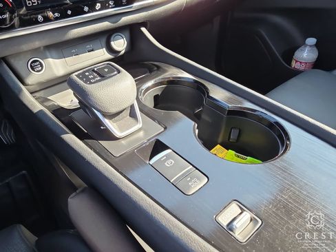 Used 2021 Nissan Rogue SV w/ Premium Package FWD image 21