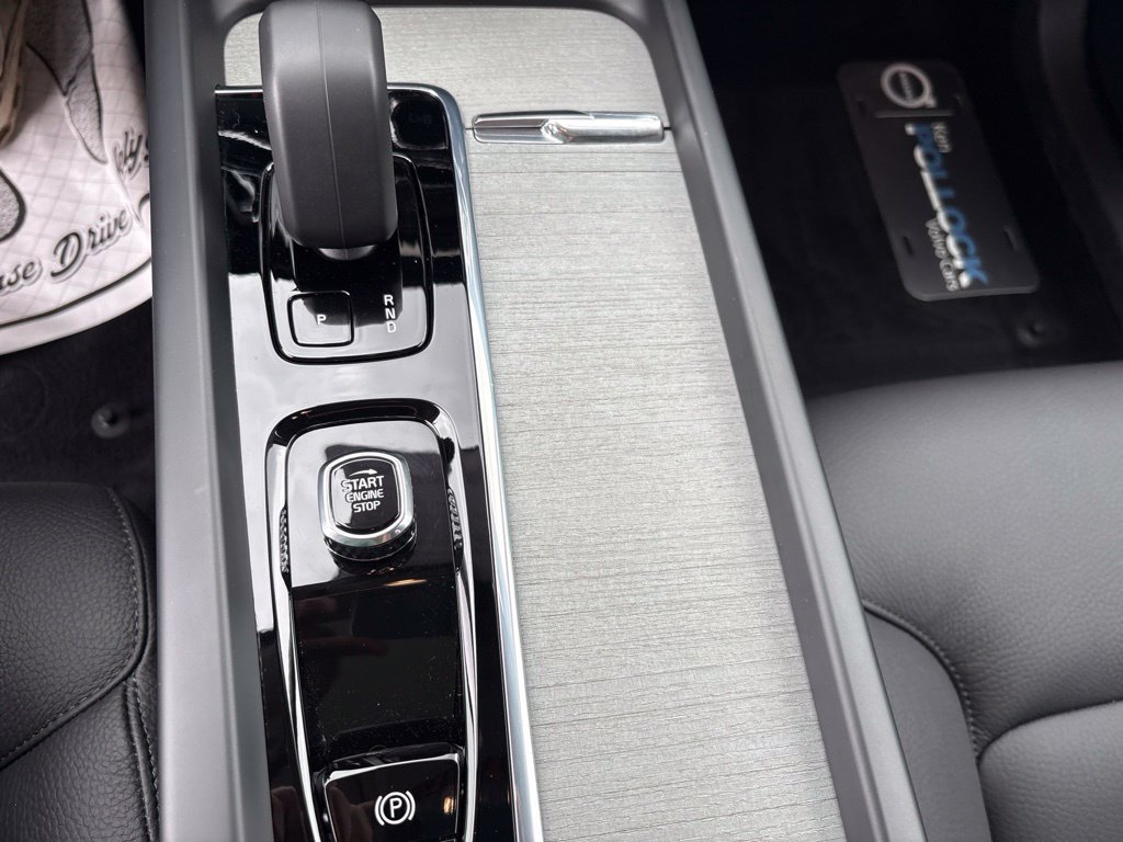 Certified 2025 Volvo XC60 T8 Plus w/ Protection Package Premier AWD/4WD image 24