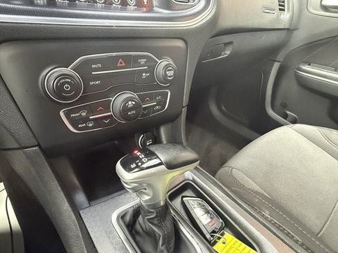 Used 2017 Dodge Charger R/T image 28