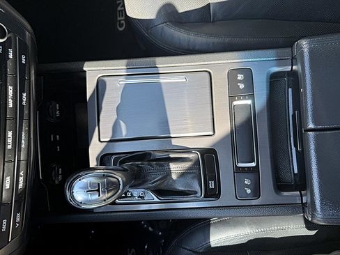 Used 2015 Hyundai Genesis 3.8 w/ Option Group 02 image 16