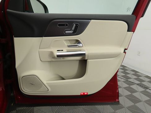 Certified 2023 Mercedes-Benz GLA 250 image 23