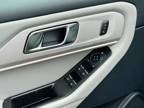 New 2026 Ford Explorer Active w/ Active Comfort Package RWD image 18