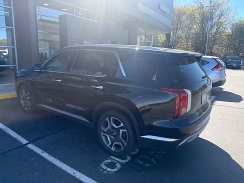 Used 2023 Hyundai Palisade SEL AWD/4WD image 2