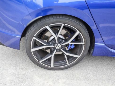 Used 2023 Volkswagen Golf R image 12