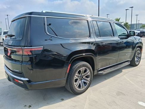Used 2024 Jeep Wagoneer L Series II w/ Flexible Seating Group RWD image 7