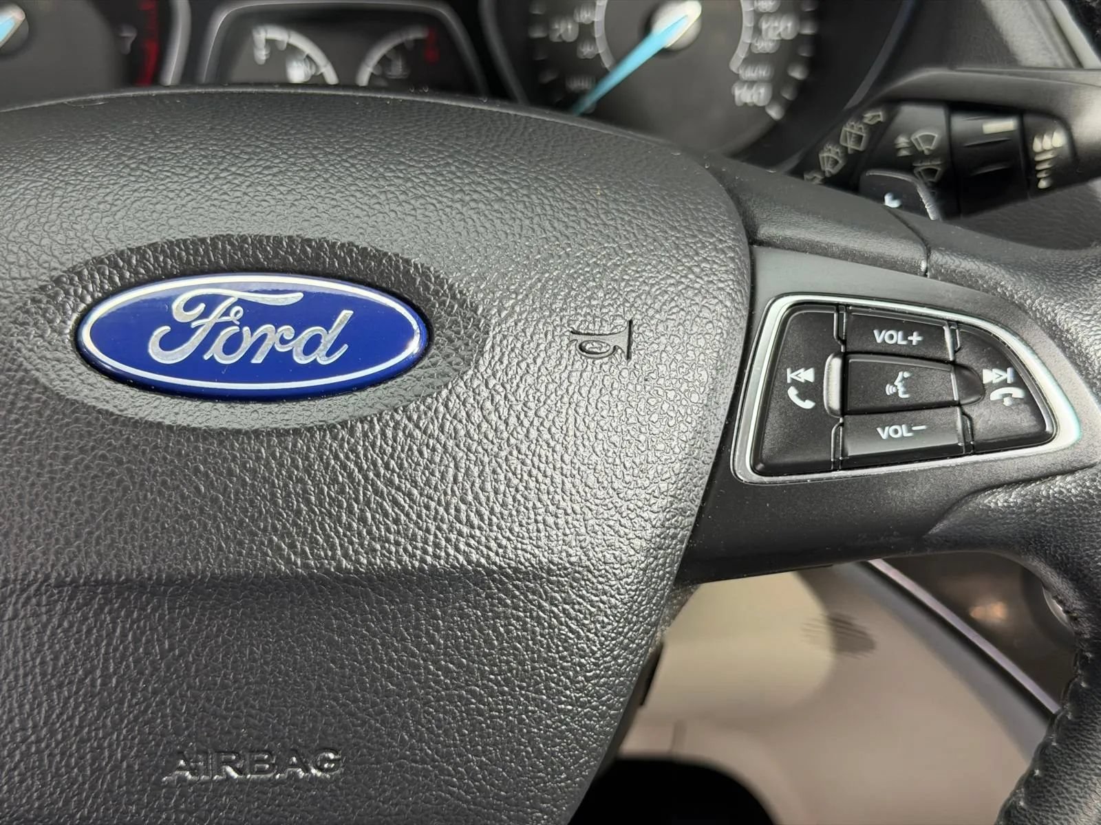 Used 2017 Ford Escape Titanium FWD image 31
