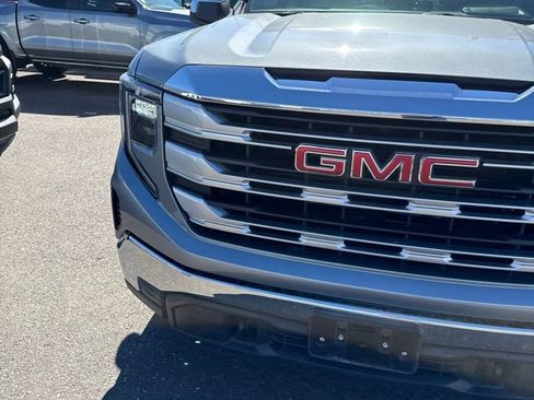Used 2023 GMC Sierra 1500 SLE AWD/4WD image 3
