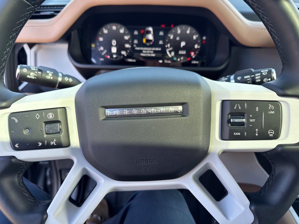 Used 2026 Land Rover Defender 110 X-Dynamic SE AWD/4WD image 14
