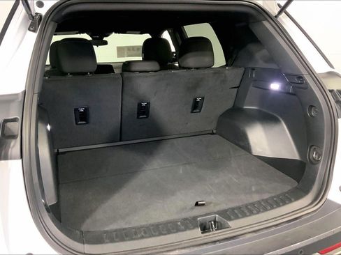 Used 2026 Chevrolet Equinox LT FWD image 4