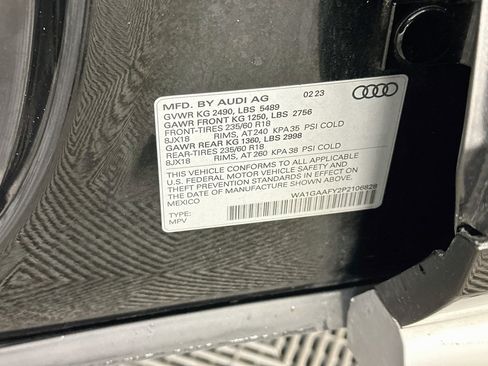 Used 2023 Audi Q5 2.0T Premium w/ Convenience Package AWD/4WD image 12