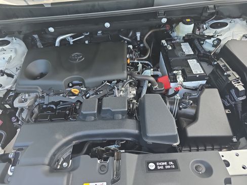 Used 2025 Toyota RAV4 XLE FWD image 29