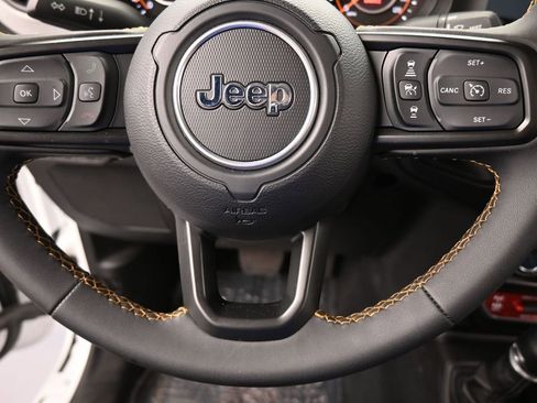 Used 2024 Jeep Gladiator Sport image 31