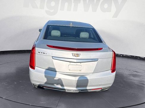 Used 2016 Cadillac XTS Luxury AWD/4WD image 4