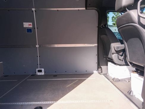 Used 2024 Mercedes-Benz Sprinter 2500 image 20