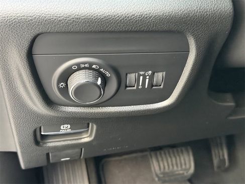 New 2025 Jeep Grand Cherokee L Laredo image 16