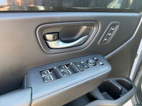 Used 2025 Honda Pilot Black Edition image 28