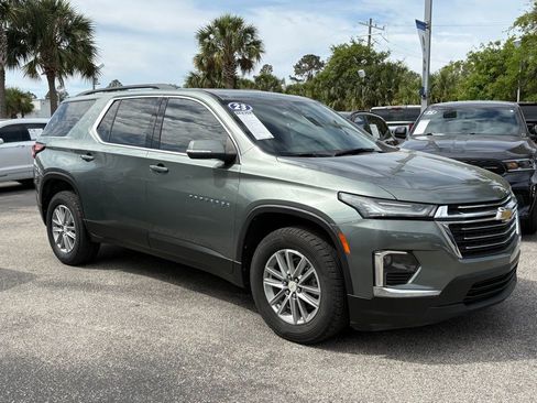 Used 2023 Chevrolet Traverse LT FWD image 9