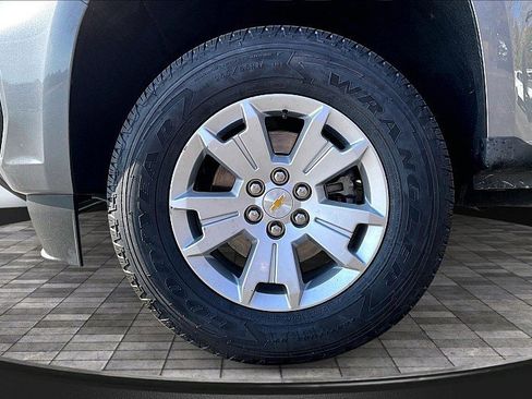 Used 2022 Chevrolet Colorado LT w/ LT Convenience Package image 9