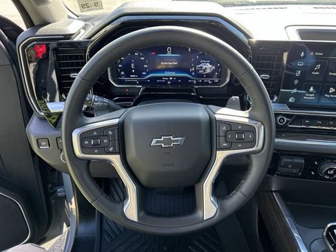 Used 2024 Chevrolet Silverado 1500 LT Trail Boss w/ Convenience Package II AWD/4WD image 18