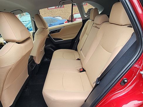 Certified 2025 Toyota RAV4 LE FWD image 23