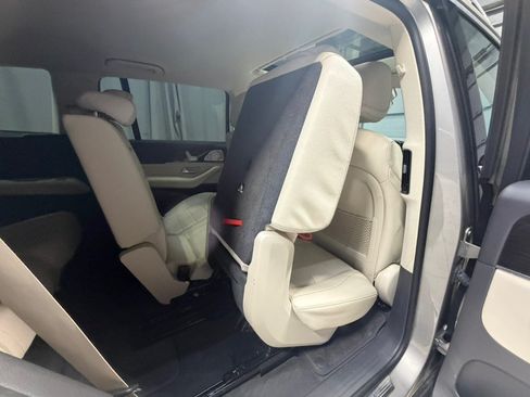 Used 2020 Mercedes-Benz GLS 450 4MATIC image 32