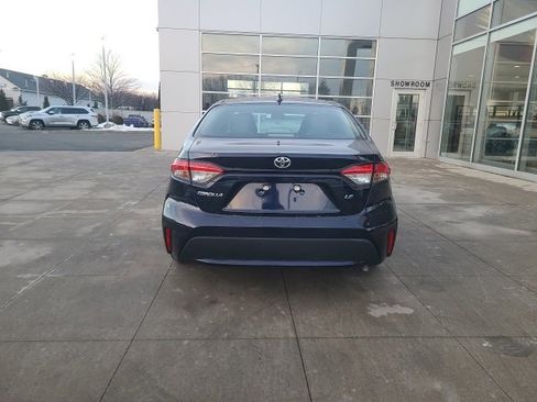 Used 2022 Toyota Corolla LE image 6