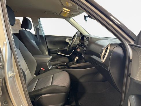 Certified 2023 Kia Soul LX w/ LX Technology Package FWD image 25