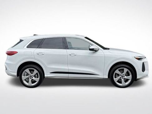 Certified 2025 Audi Q5 Premium Plus w/ Premium Plus AWD/4WD image 10