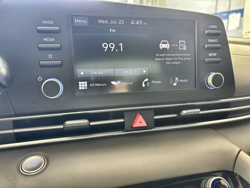 Certified 2025 Hyundai Elantra Hybrid FWD image 12