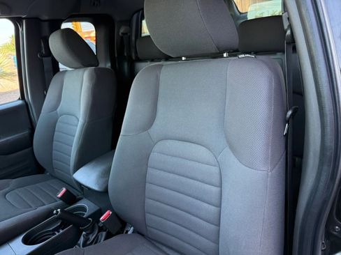 Used 2018 Nissan Frontier S RWD image 40