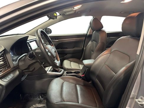 Used 2017 Hyundai Elantra Limited FWD image 14