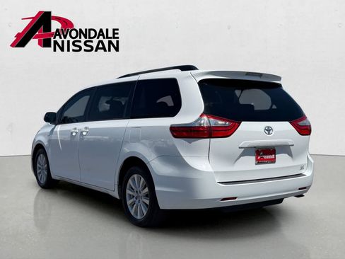 Used 2017 Toyota Sienna LE AWD/4WD image 4