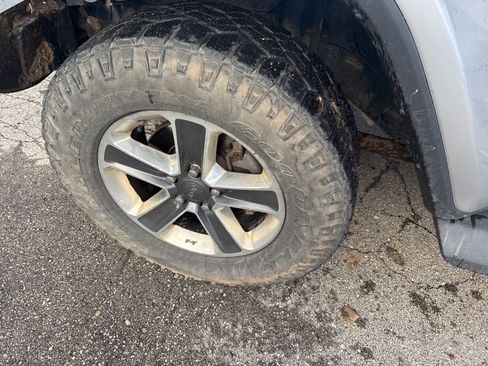 Used 2018 Jeep Wrangler Unlimited Sahara AWD/4WD image 30