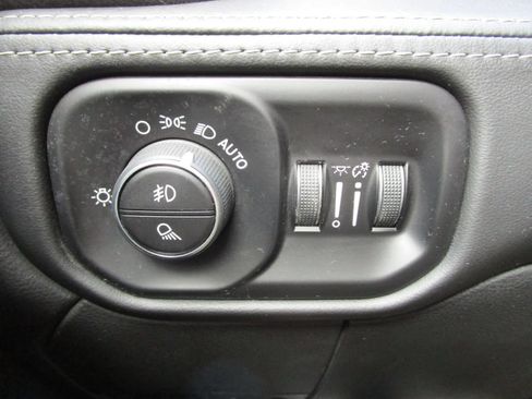 Used 2022 RAM 2500 Limited AWD/4WD image 38