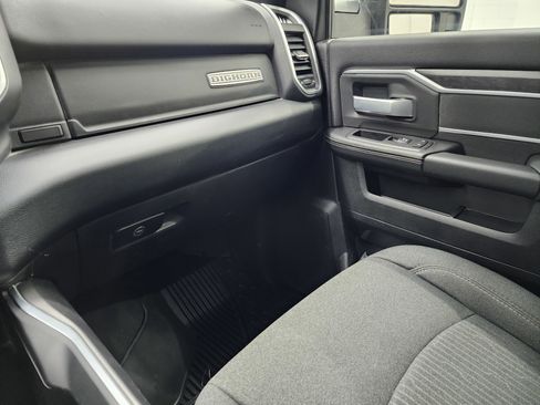 Used 2024 RAM 2500 Big Horn w/ Tech Package image 12