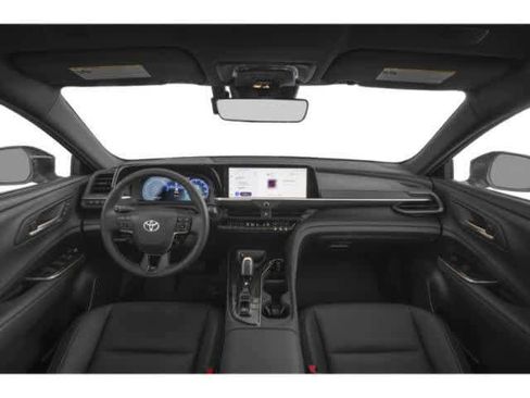 Used 2025 Toyota Crown Signia image 4