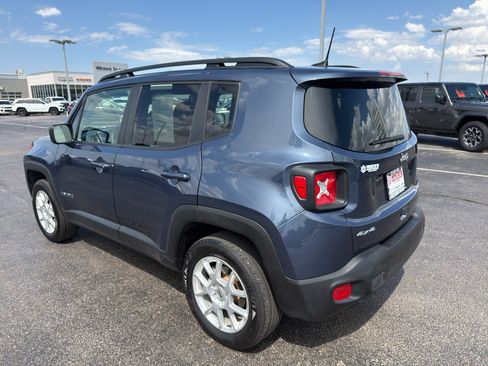 Used 2023 Jeep Renegade Latitude w/ Sun & Fun Group AWD/4WD image 7